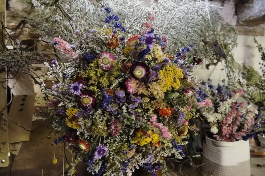 How to Make a Dried Flower Cloud (Even If You’ve Never Tried Before) 6 flower cloud - display layer
